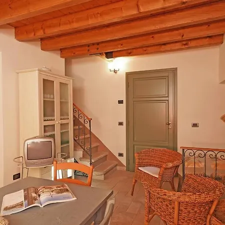 Дом отдыха Terrazza Vista In Centro Гардоне Ривьера